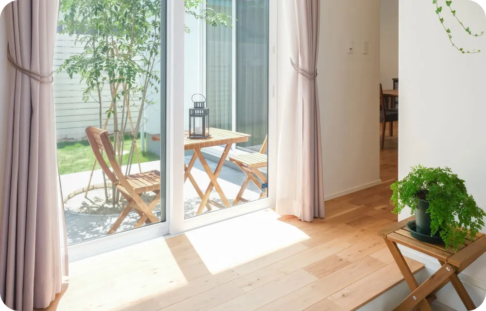 自由を叶える建築士と大工
