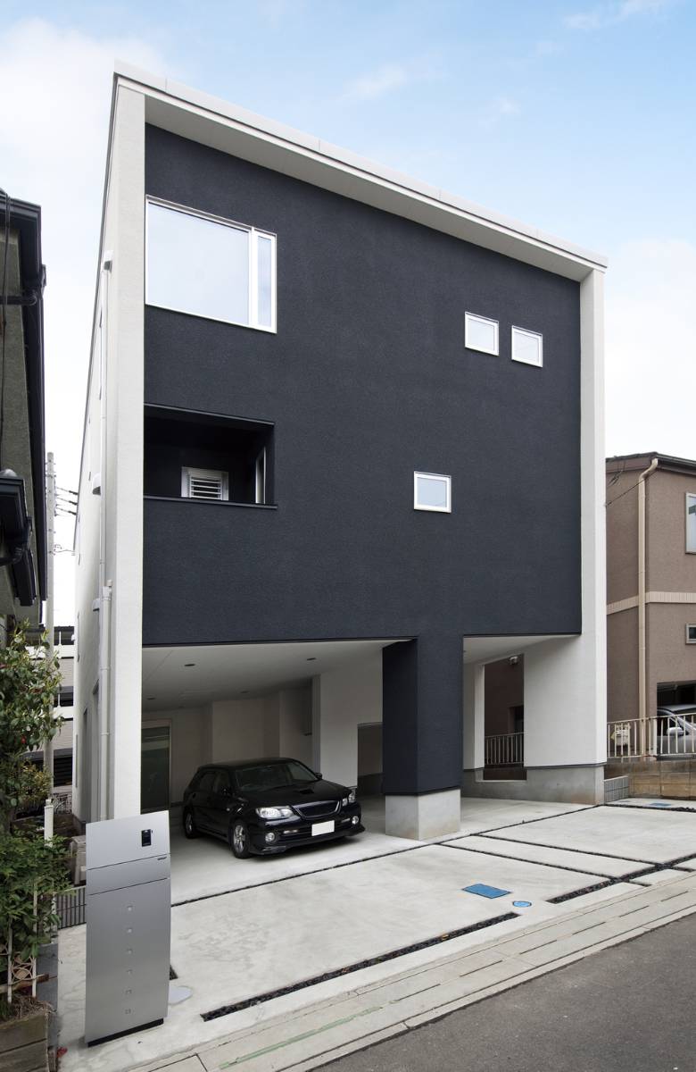 Wビルトインガレージの3階建て
