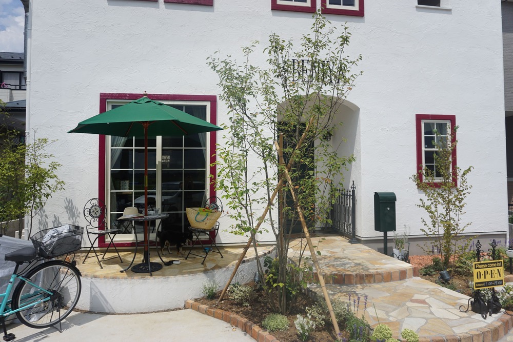 カフェ＆ギャラリーのある北欧一軒家