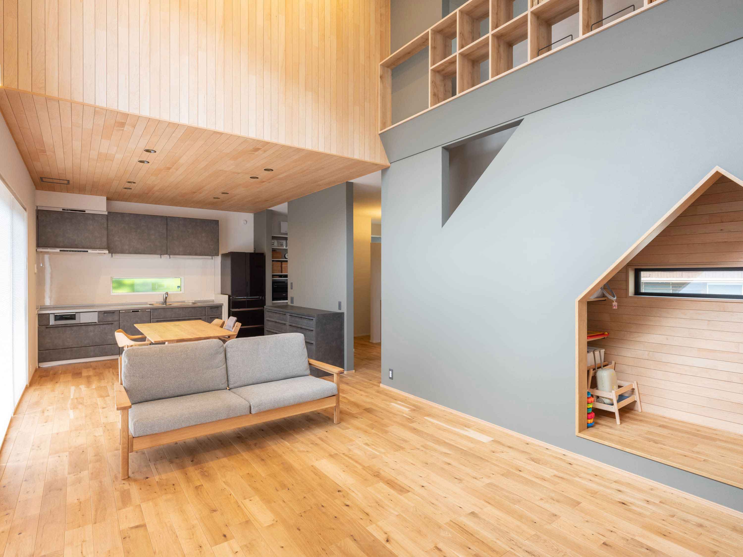 空飛ぶ本棚のある家　～Beyond imagination * N～