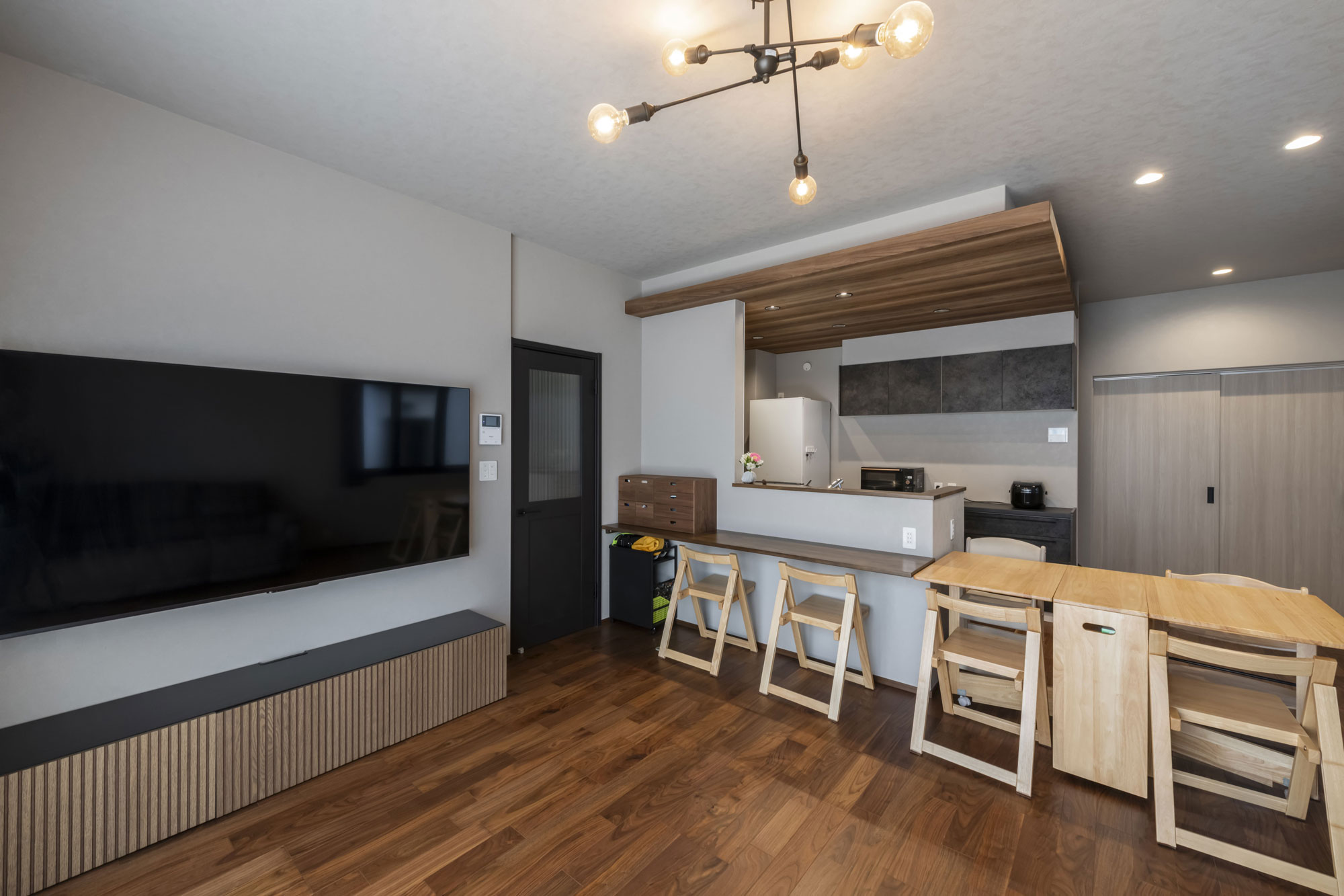 暮らしに広がりを。内外一体のアウトドアリビングがある家