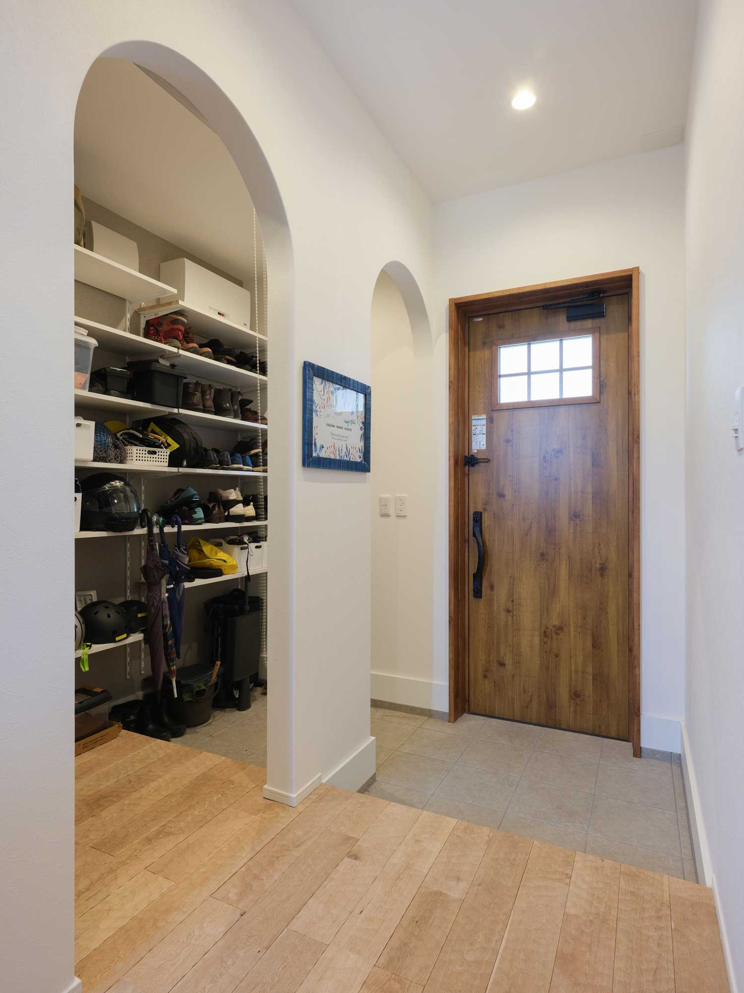 家族の好きと暮らしやすさを詰め込んだナチュラルモダンな家