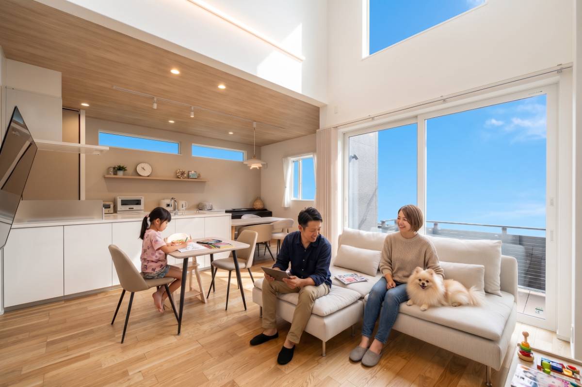 光あふれる吹き抜けのナチュラルモダン住宅