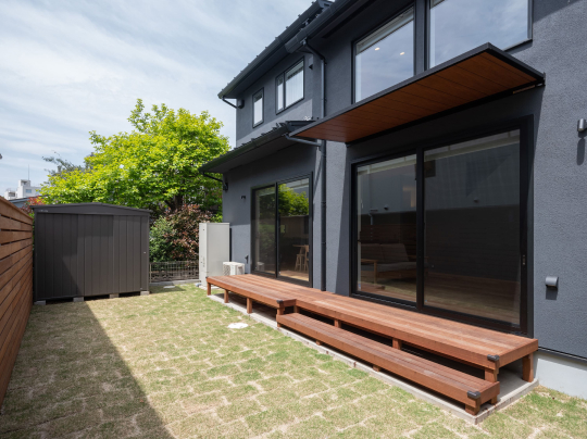 なめらかな箱型のイエ