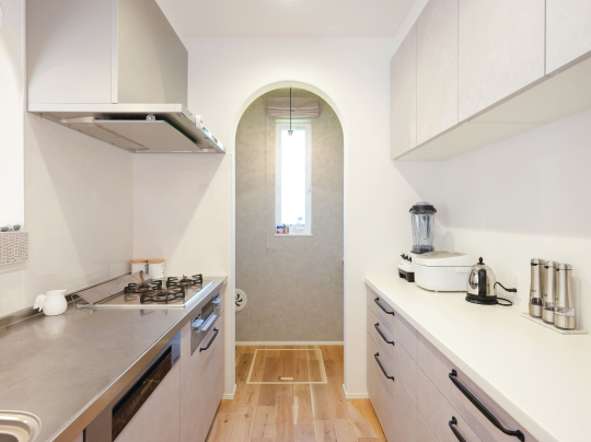 なめらかな箱型のイエ