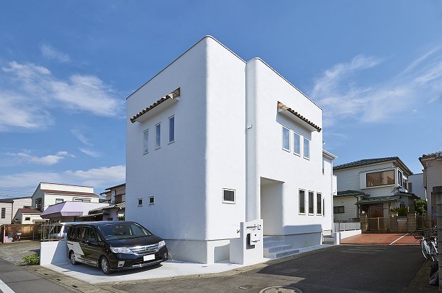 笑顔が咲く まっしろな家